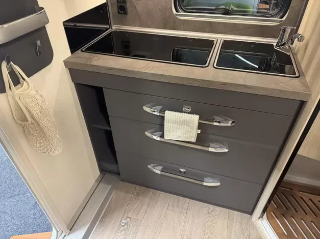 Hobby De Luxe 460 SFF Zondag 8 maart open (1019590)