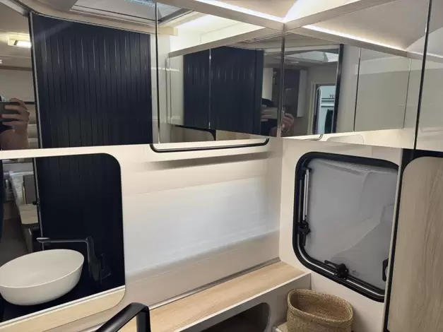 Hobby De Luxe 460 SL Zondag 8 maart open (1019589)