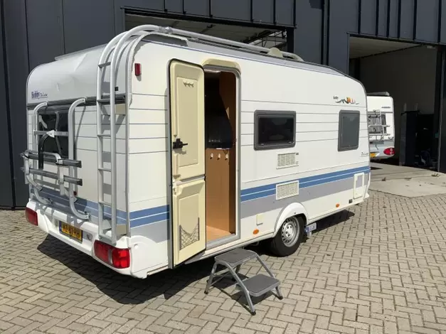 Hobby De Luxe 400 SFE Zondag 8 maart open (1011573)