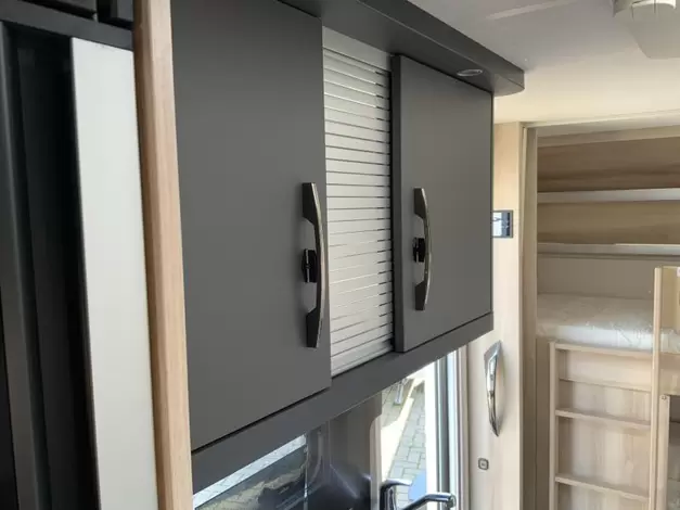 Hobby De Luxe 490 KMF Zondag 8 maart open (971017)