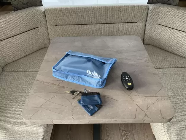 Hobby De Luxe 460 UFE Mover + vloerverwarming (1023939)