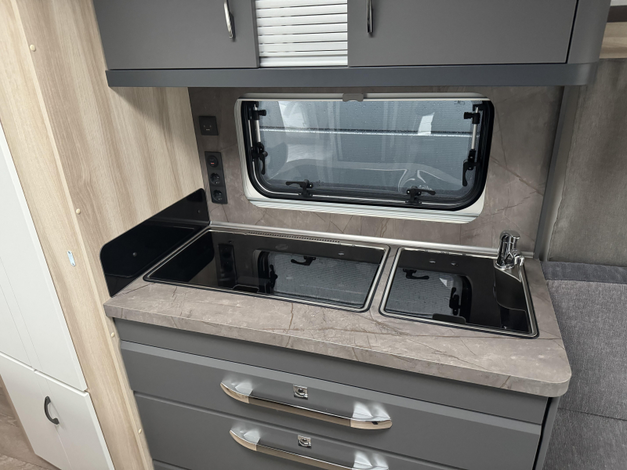 Hobby De Luxe 495 WFB Zondag 8 maart open (1026529)