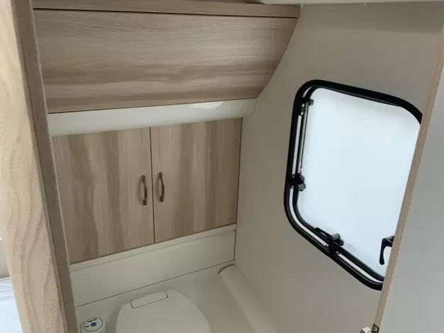 Hobby De Luxe 400 SFE Zondag 8 maart open (1014060)