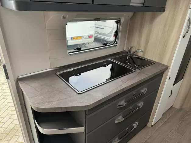 Hobby De Luxe 545 KMF Zondag 8 maart open (977480)