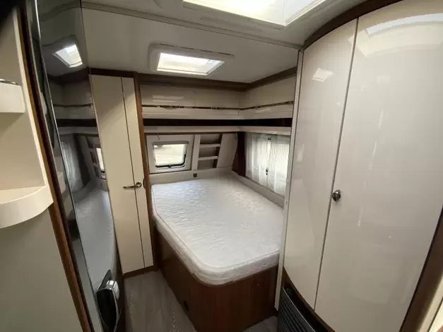 Hobby Excellent 460 UFE Zondag 8 maart open (992803)