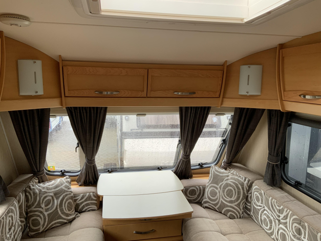 Elddis Avante 462 Bevrijdingsdag open (1037619)