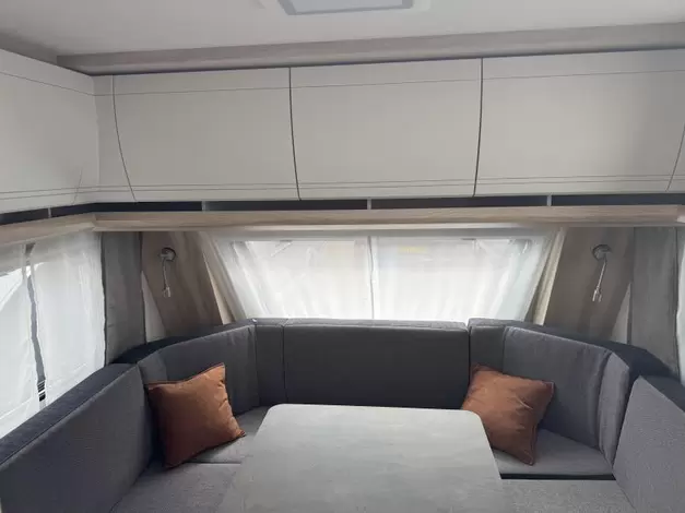 Hobby De Luxe 460 LU Zondag 8 maart open (1005672)