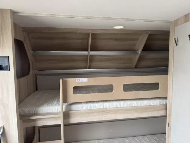 Hobby De Luxe 490 KMF Zondag 8 maart open (1019583)