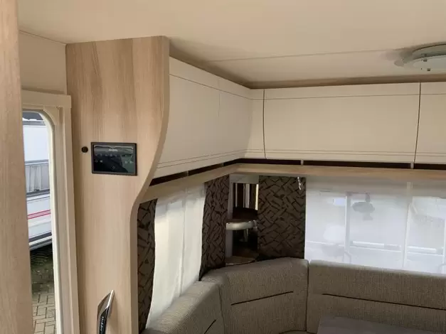 Hobby De Luxe 460 UFE Mover + vloerverwarming (1023939)