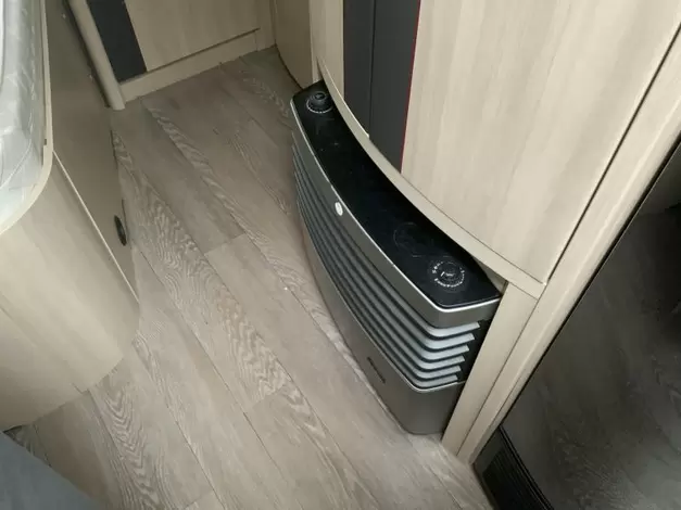 Hobby De Luxe Edition 560 KMFE Zondag 8 maart open (1021001)