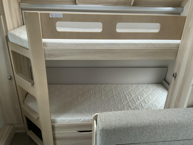 Hobby De Luxe 540 KMFE 9 Zondag 8 maart open (1032154)